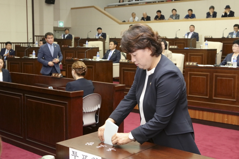 20180702-039[536A0012-제223회 임시회 제1차 본회의시 의장선거.JPG