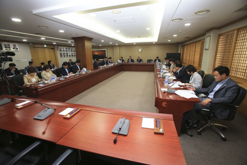 20180703-006[AP7U6796-구미시의회 전체의원 간담회.JPG