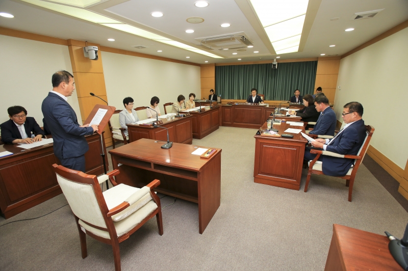 20180705-037[AP7U7056-폐회중 의회운영위원회 활동.JPG