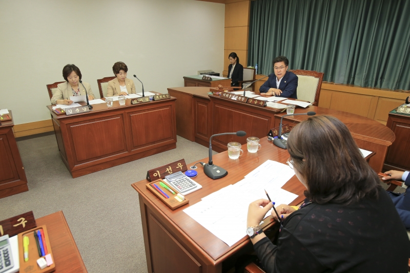 20180705-040[AP7U7063-폐회중 의회운영위원회 활동.JPG
