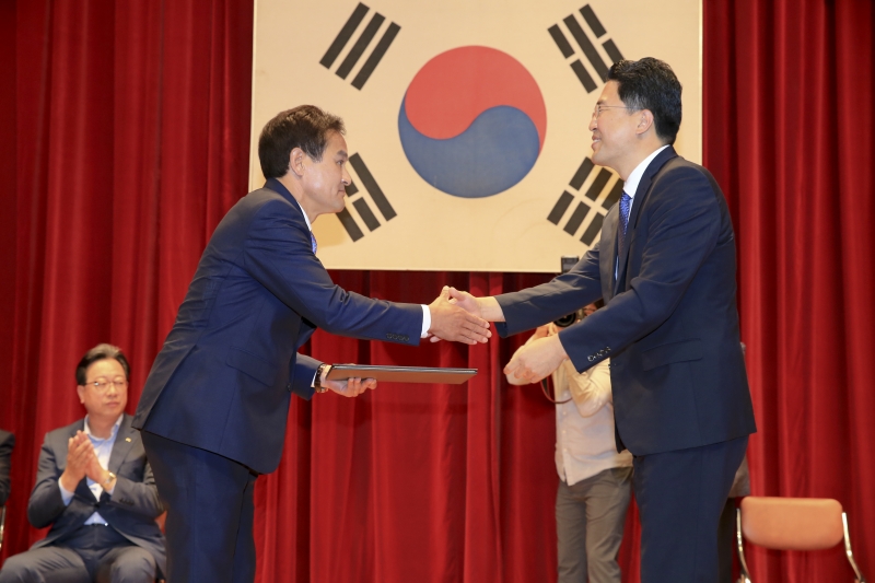 20180615-062[AP7U5765-제7회 전국동시지방선거 당선자 교부식.JPG