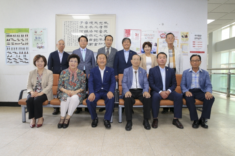 20180705-121[AP7U7200-구미시의회 의장단 일행 대한노인회 구미시지회 인사차 방문.JPG