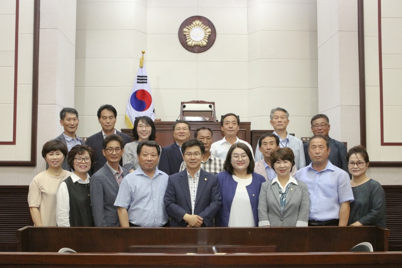 20180712-057[536A0292-고아읍민 일행 의회 방문.JPG