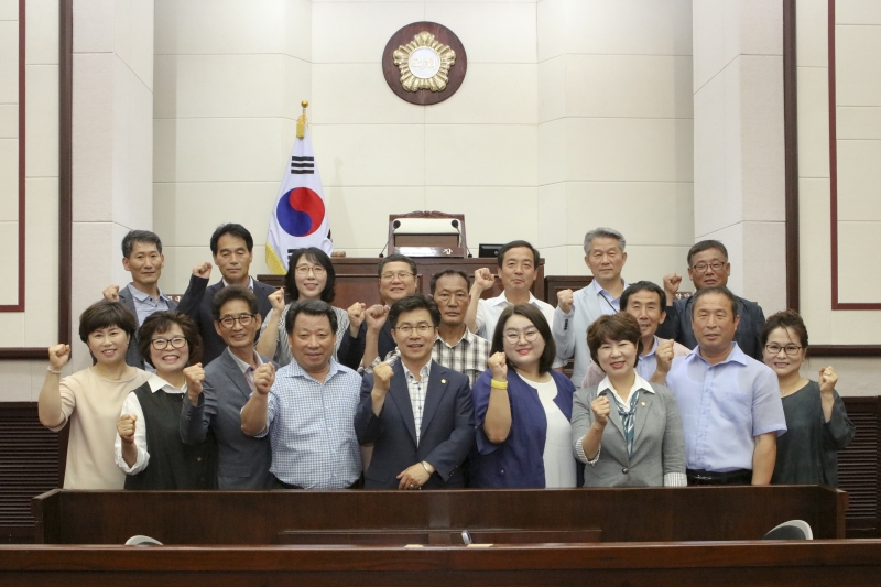 20180712-059[536A0294-고아읍민 일행 의회 방문.JPG