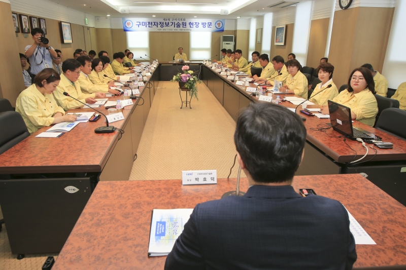 20180713-054[AP7U7795-제224회 임시회시 전체의원 구미전자정보기술원 방문.JPG