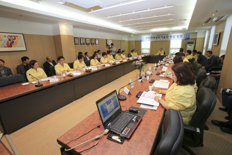 20180713-059[AP7U7804-제224회 임시회시 전체의원 구미전자정보기술원 방문.JPG