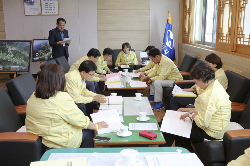 20180719-064[AP7U7718-제224회 임시회 기획행정위원회 박정희대통령 유품보관실 방문.JPG