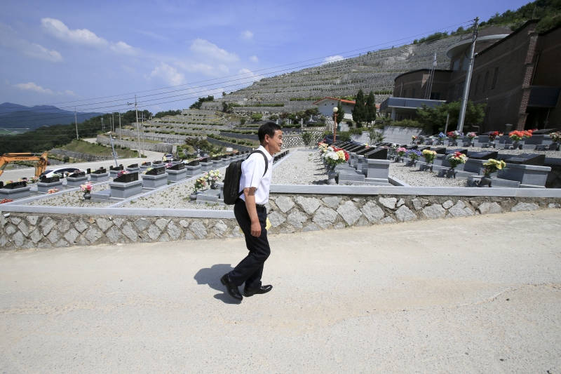 20180723-027[AP7U7718-구미시의회 전체의원 공설숭조당 2관 공사현장 방문.JPG
