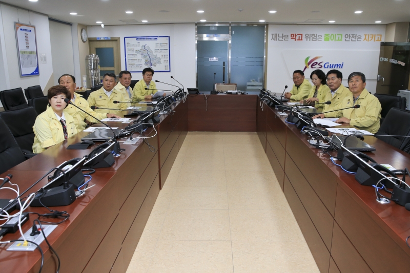 20180823-053[AP7U9256-구미시 재난안전 대책본부 방문 태풍 솔릭 관련 현황청취.JPG