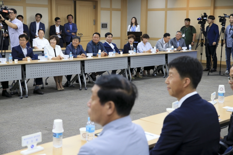 20180823-099[AP7U9350-경사북도 구미시와 (주)ACD 투자양해각서 체결식.JPG