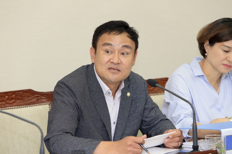 20180904-019[AP7U0041-제225회 정례회 기획행정위원회 조례안 심사활동.JPG