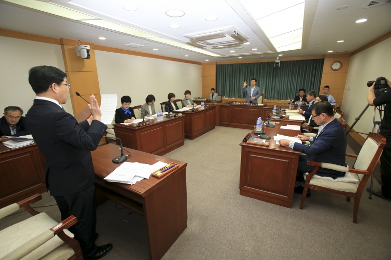 20180905-004[AP7U0126-제225회 정례회 의회운영위원회 소관 행정사무감사 활동.JPG