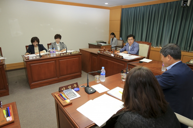 20180905-007[AP7U0134-제225회 정례회 의회운영위원회 소관 행정사무감사 활동.JPG