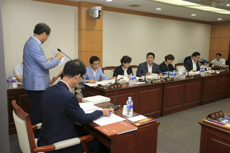 20180906-010[AP7U0430-제225회 정례회 기획행정위원회 소관 행정사무감사 활동.JPG