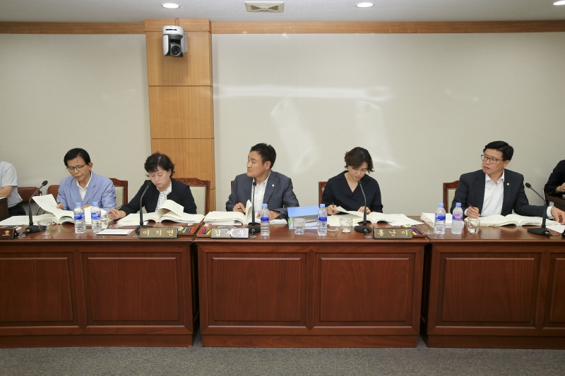 20180906-008[AP7U0424-제225회 정례회 기획행정위원회 소관 행정사무감사 활동.JPG