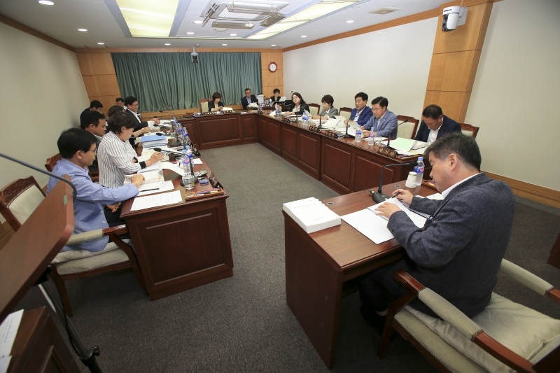 20180905-041[AP7U0266-제225회 정례회 기획행정위원회 소관 행정사무감사 활동.JPG