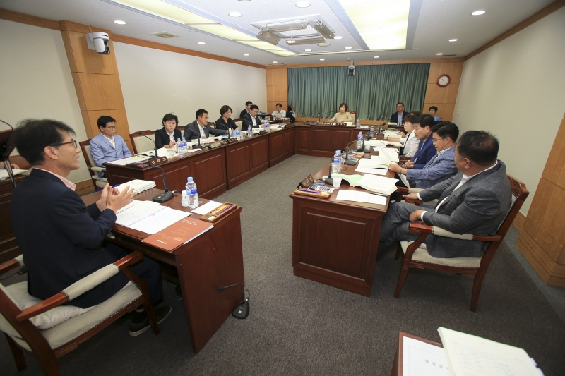 20180906-004[AP7U0463-제225회 정례회 기획행정위원회 소관 행정사무감사 활동.JPG