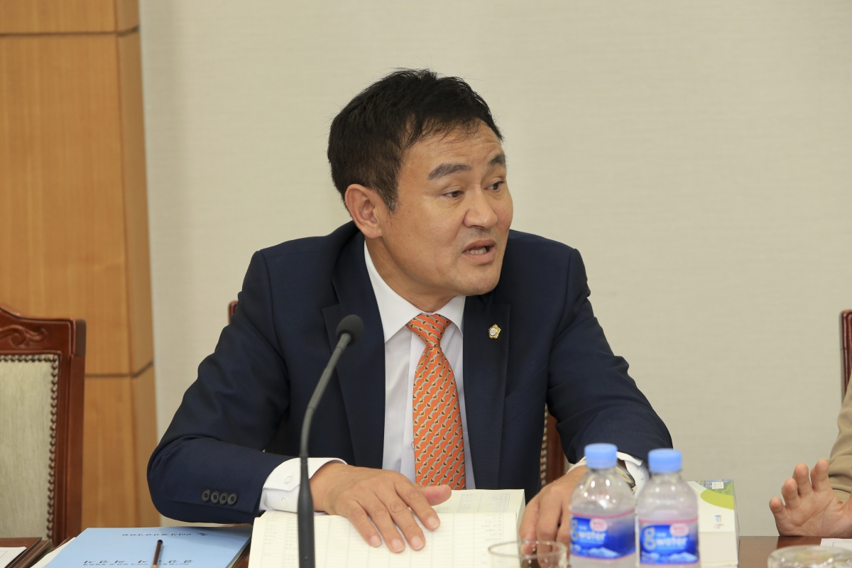 20180913-009[AP7U0673-제225회 정례회 기획행정위원회 소관 2017 회계연도 세입세출결산승인안 예비심사 활동.JPG