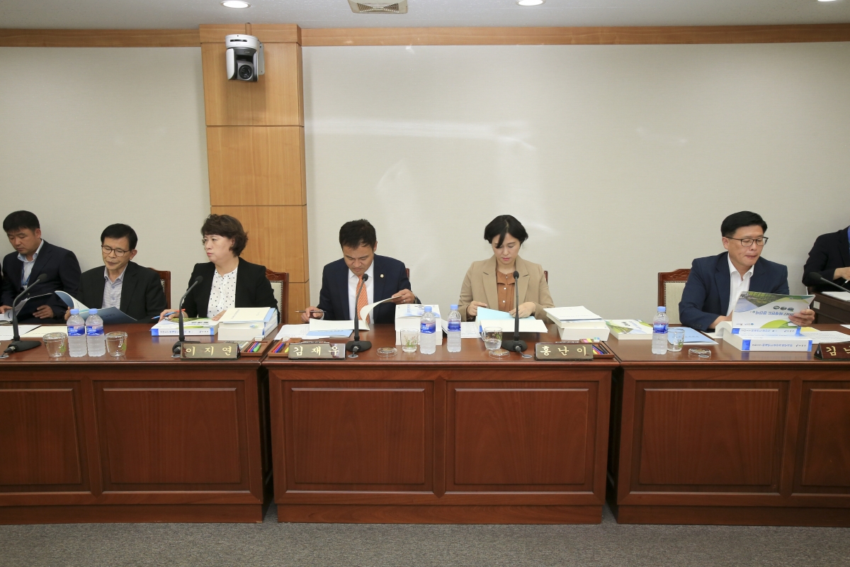 20180913-014[AP7U0687-제225회 정례회 기획행정위원회 소관 2017 회계연도 세입세출결산승인안 예비심사 활동.JPG