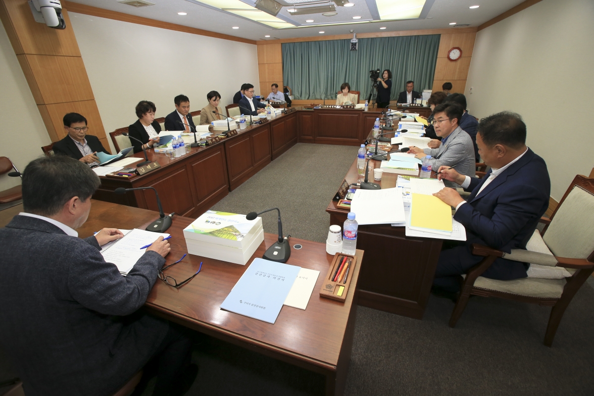 20180913-013[AP7U0686-제225회 정례회 기획행정위원회 소관 2017 회계연도 세입세출결산승인안 예비심사 활동.JPG