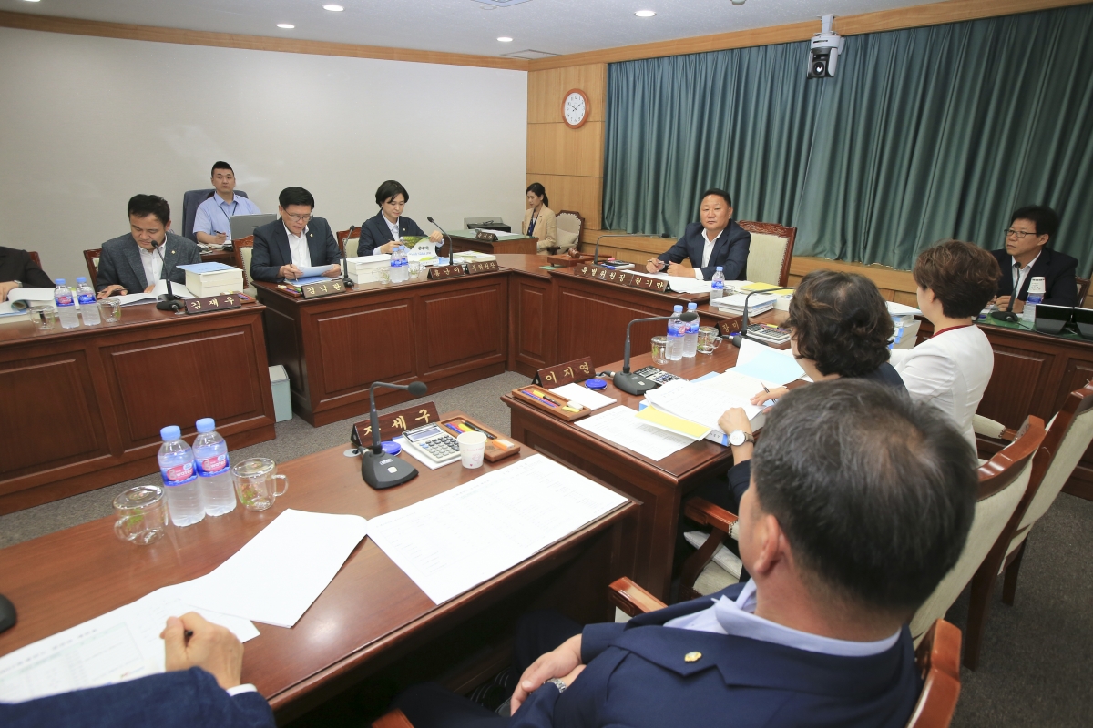 20180919-016[AP7U1469-제225회 정례회 예산결산특별위원회 2017 회계연도 세입세출결산승인안 심사 활동.JPG