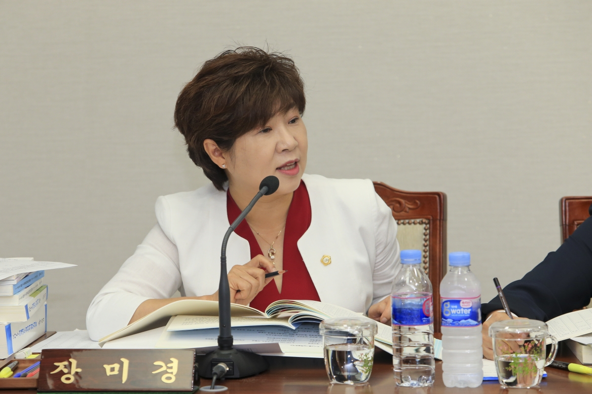 20180919-041[AP7U1534-제225회 정례회 예산결산특별위원회 2017 회계연도 세입세출결산승인안 심사 활동.JPG