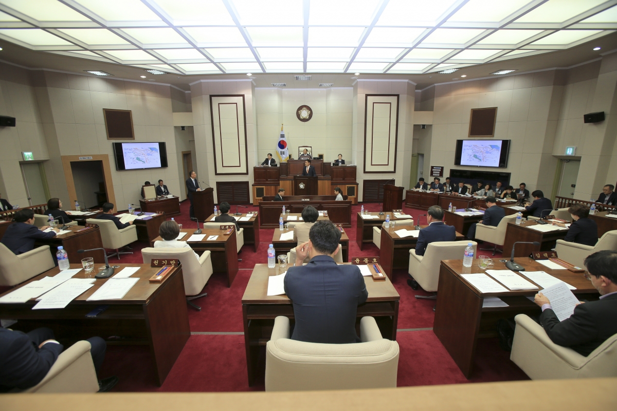 20180928-020[AP7U1960-제225회 정례회 제2차 본회의시 김재우 의원 시정질문.JPG