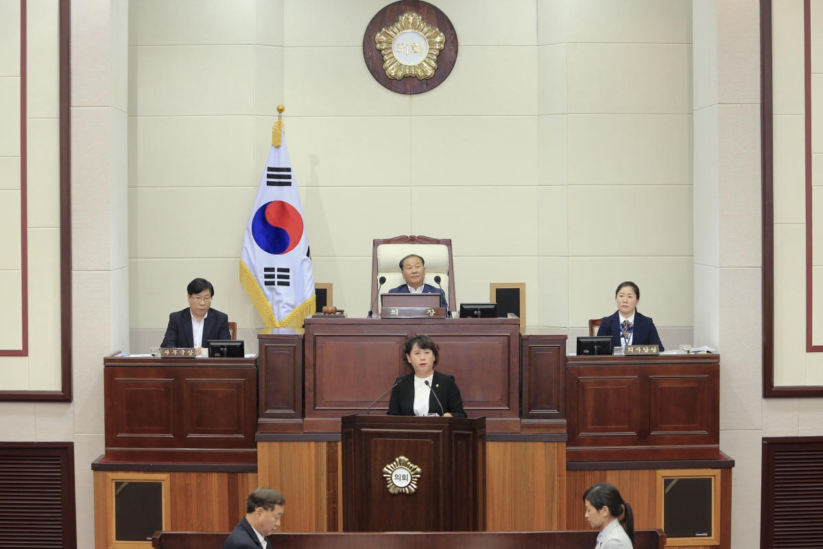 20180928-039[AP7U2020-제225회 정례회 제2차 본회의시 이지연 의원 시정질문.JPG