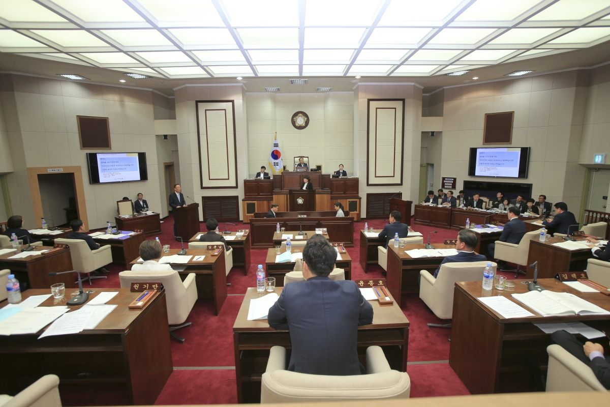 20180928-042[AP7U2004-제225회 정례회 제2차 본회의시 이지연 의원 시정질문.JPG