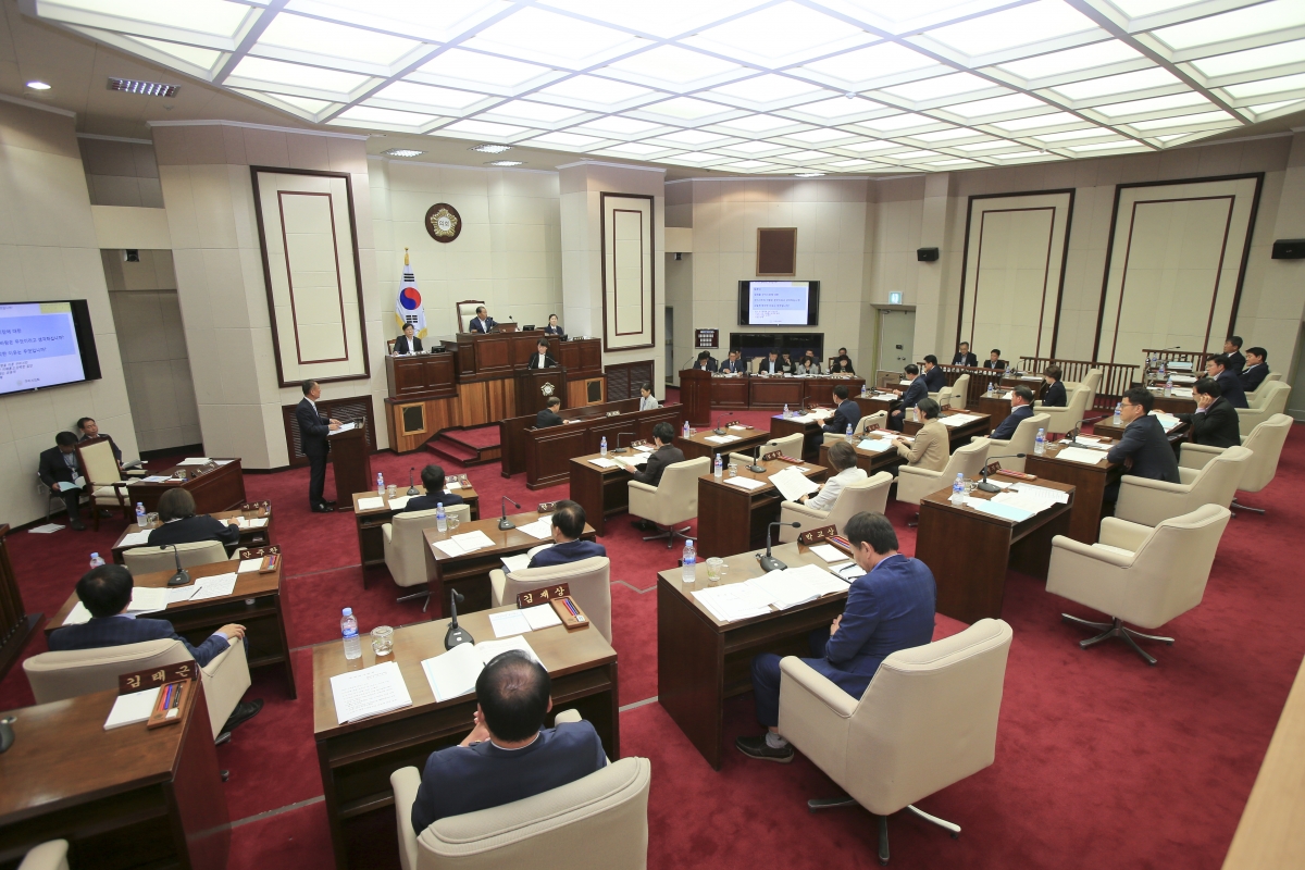 20180928-044[AP7U2009-제225회 정례회 제2차 본회의시 이지연 의원 시정질문.JPG