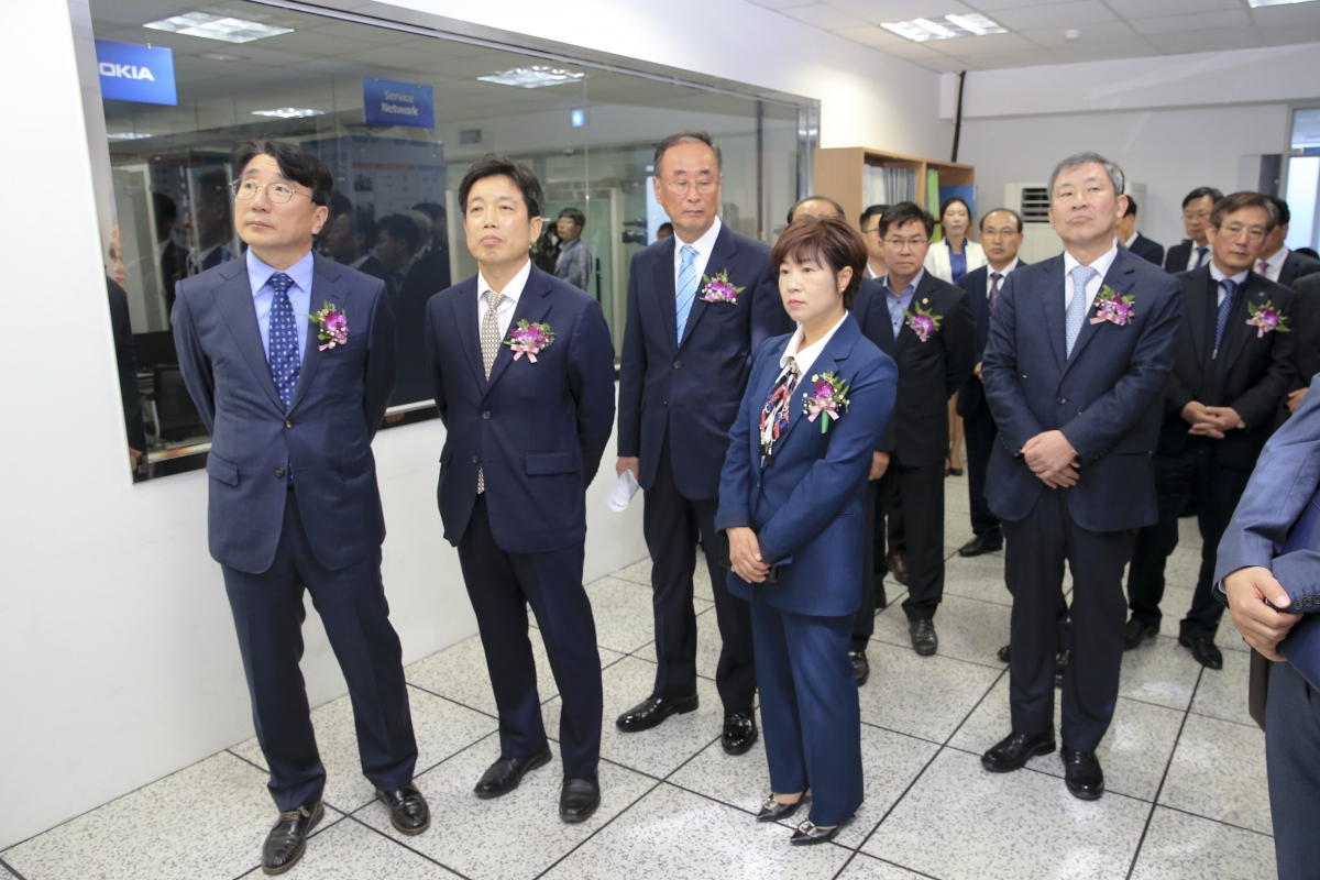 20181022-081[AP7U4114-웨어러블 스마트디바이스 상용화지원센터 개소식.JPG