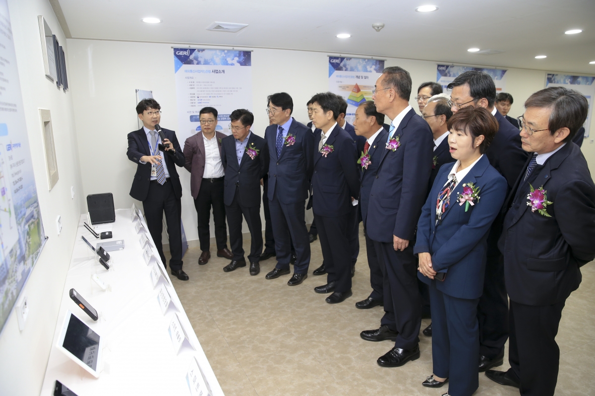 20181022-086[AP7U4127-웨어러블 스마트디바이스 상용화지원센터 개소식.JPG