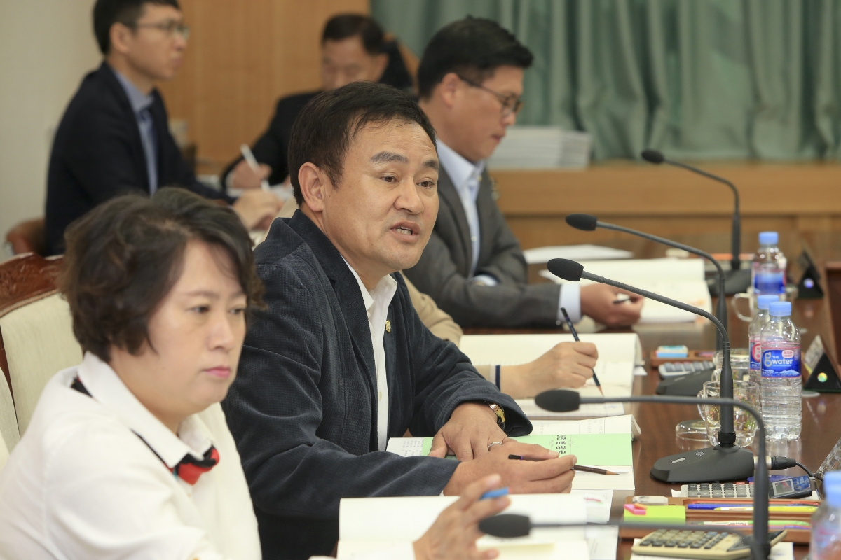 20181024-008[AP7U4233-제226회 임시회 기획행정위원회 소관 2019년도 주요업무계획안 청취.JPG