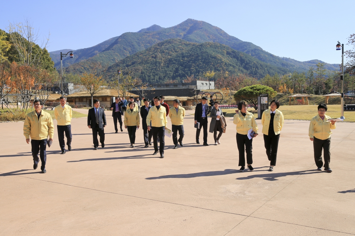 20181030-060[AP7U5172-제226회 임시회시 전체의원 신라불교초전지 현장방문.JPG