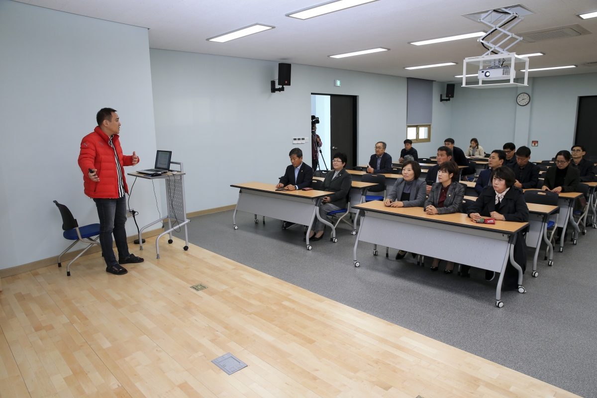 20181101-041[AP7U5640-구미시의회 의원 전북 완주군 로컬푸드 가공센터 시설 비교견학.JPG