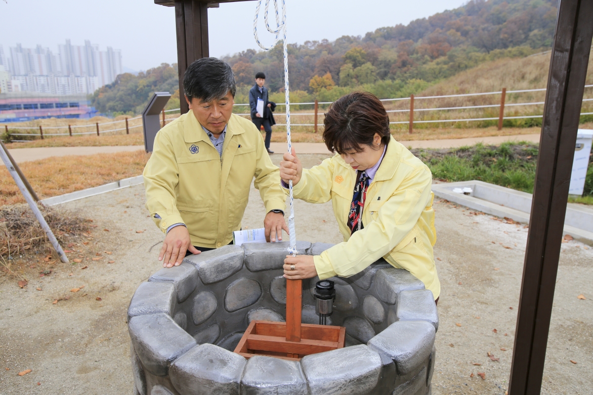 20181107-125[AP7U6216-구미시의회 의원 새마을운동테마공원 현장방문.JPG