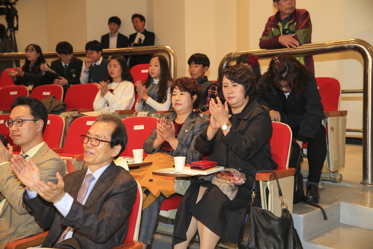 20181116-025[AP7U6861-제12회 올해의 책 북 콘서트.jpg