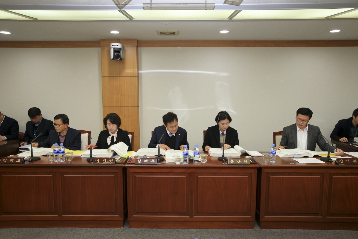 20181129-005[AP7U8636-제227회 제2차 정례회 기획행정위원회 2019년도 예산안 및 기금운용계획안 예비심사.jpg
