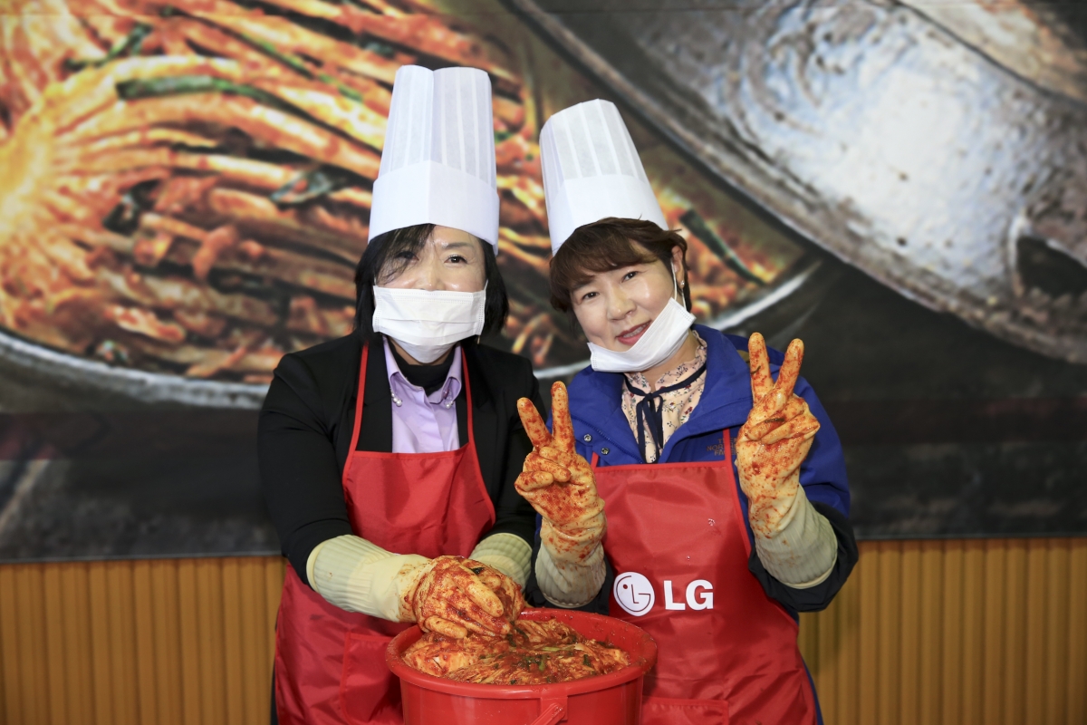 20181130-036[AP7U8770-2018 LG 사랑나눔 김장담그기.jpg