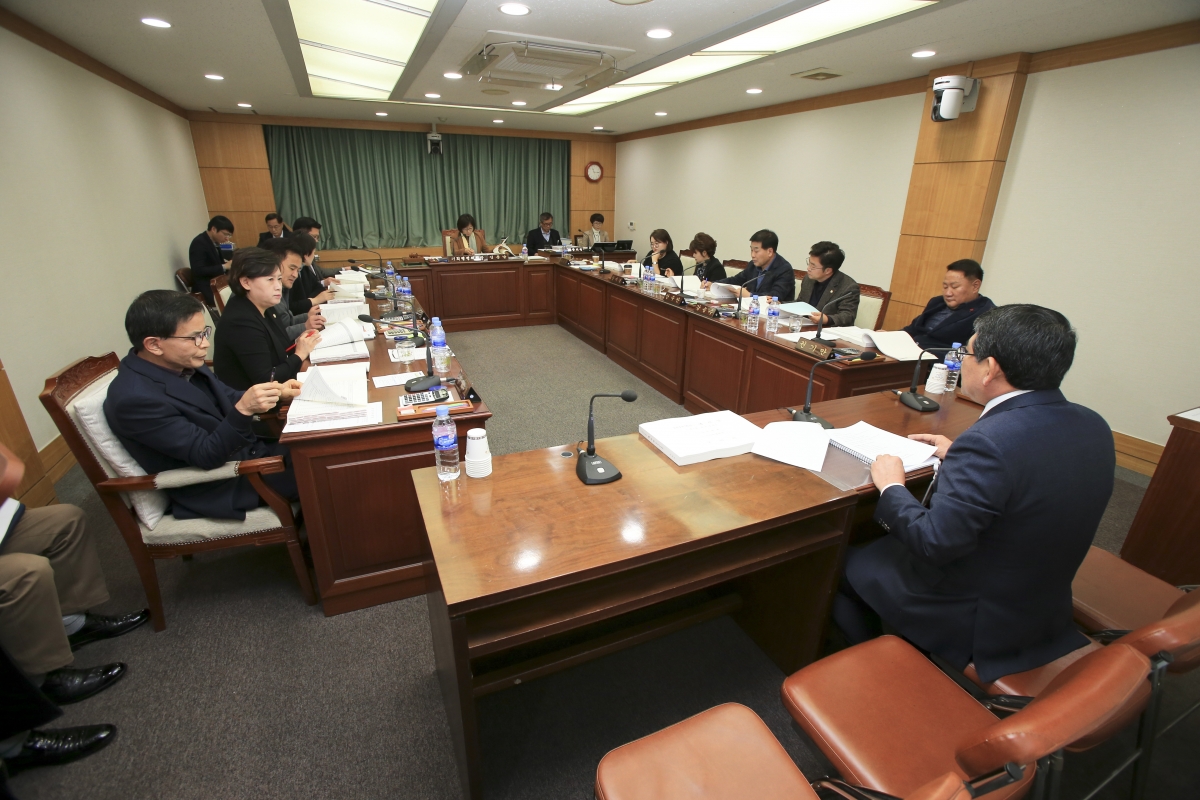 20181212-013[AP7U9537-제227회 제2차 정례회 기획행정위원회 소관 제3회 추가경정예산안 예비심사 활동.jpg