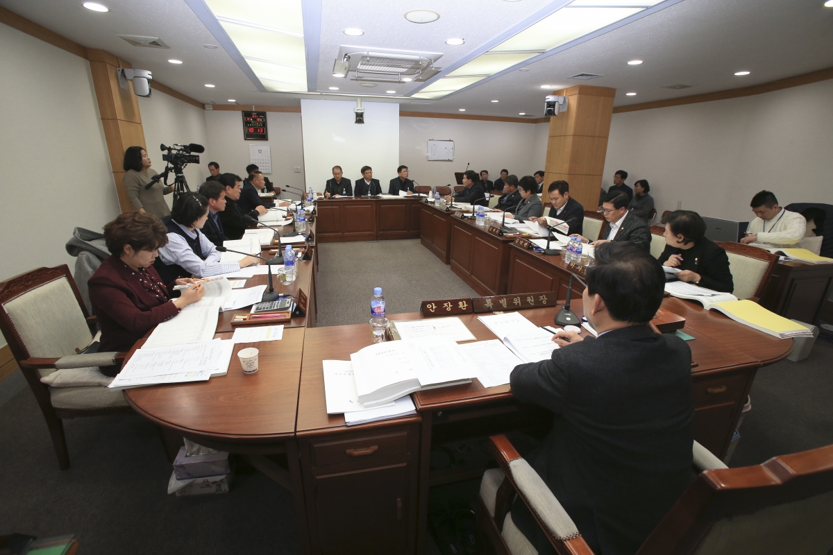 20181213-006[AP7U9580-제227회 제2차 정례회 예산결산특별위원회 2018년도 제3회 추가경정예산안 및 기금운용계획안 심사활동.jpg