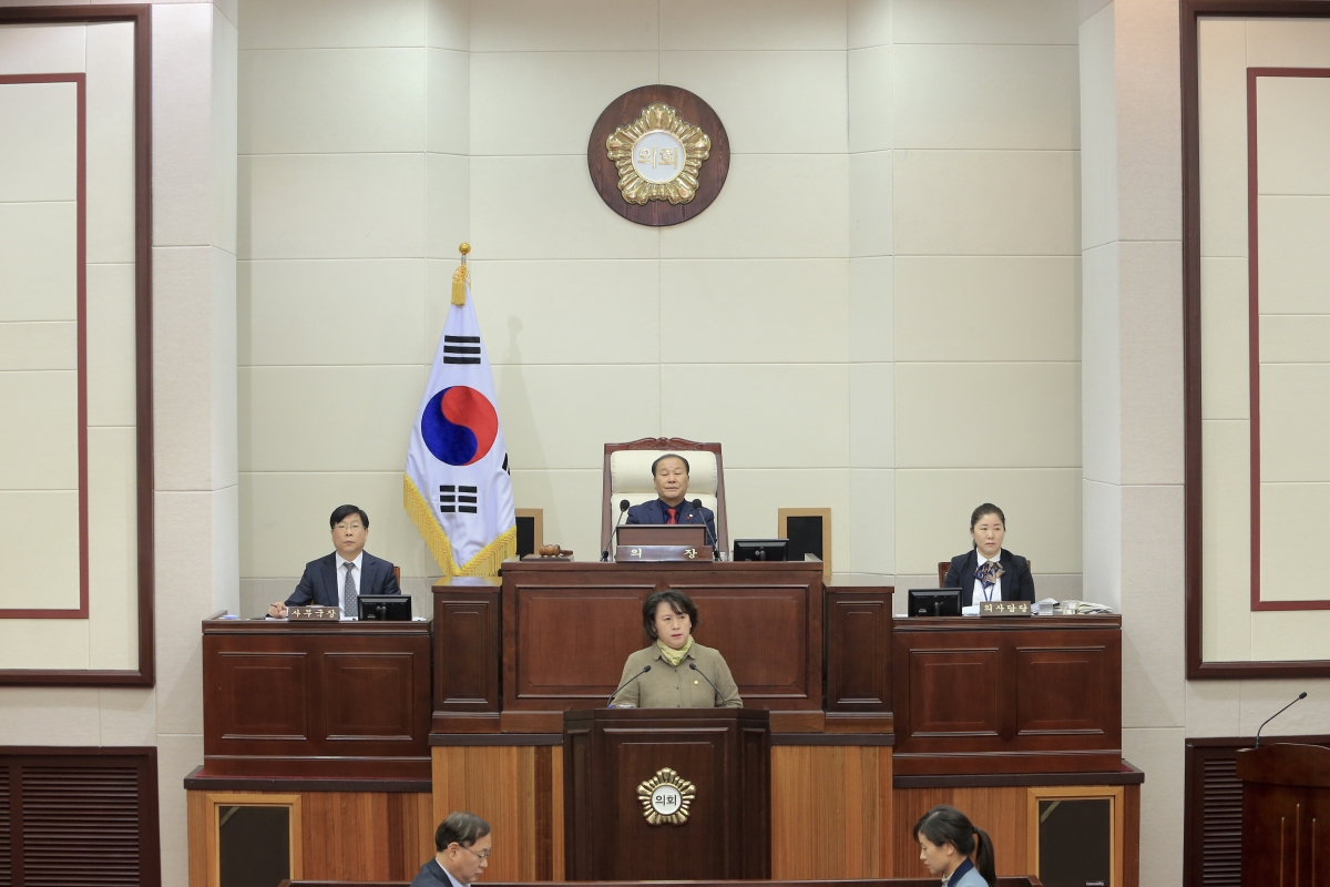 20181214-004[AP7U9615-제227회 제2차 정례회 제4차 본회의시 이지연 예산결산특별위원회 부위원장 예산결산특별위원회 활동결과보고.jpg