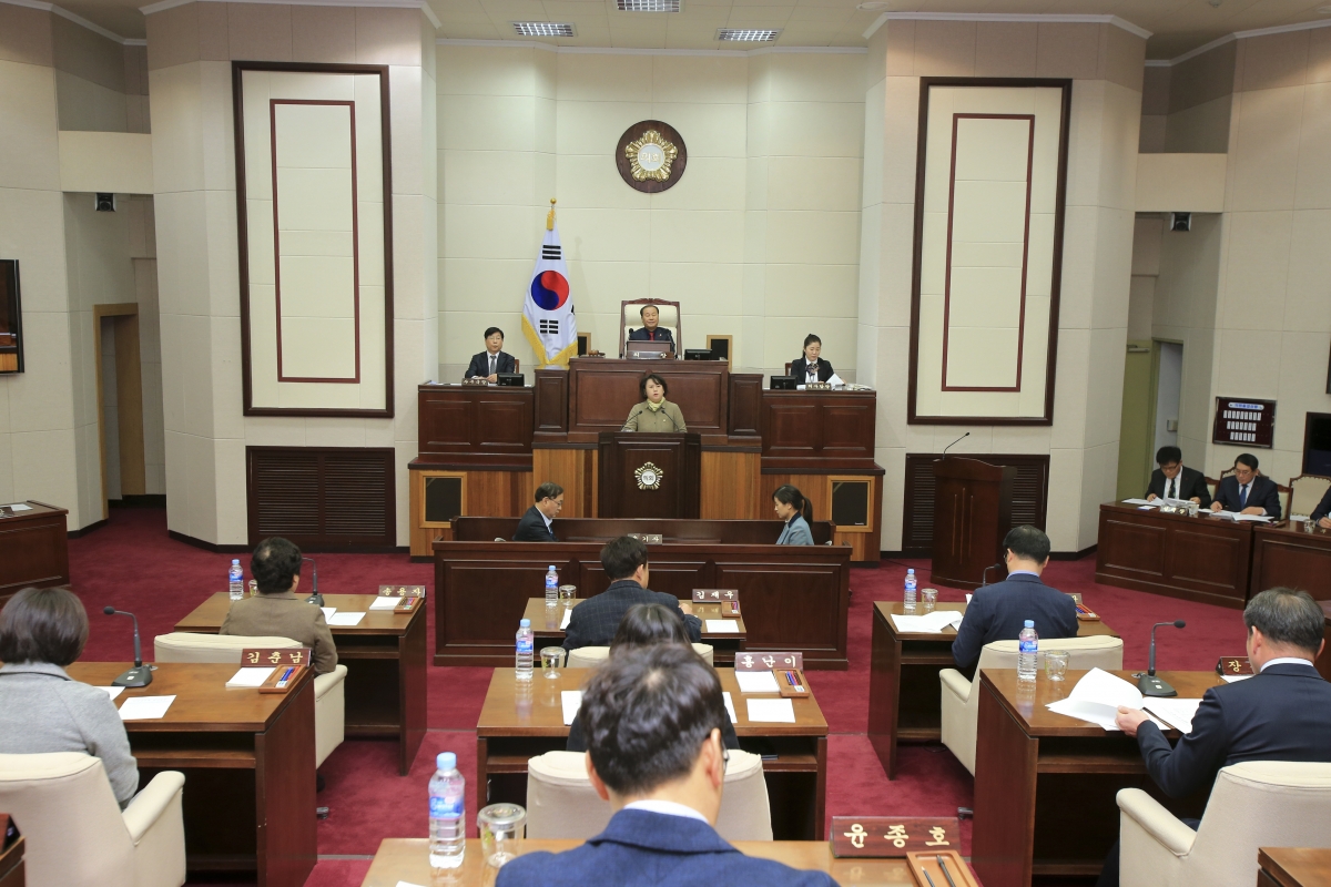 20181214-005[AP7U9618-제227회 제2차 정례회 제4차 본회의시 이지연 예산결산특별위원회 부위원장 예산결산특별위원회 활동결과보고.jpg