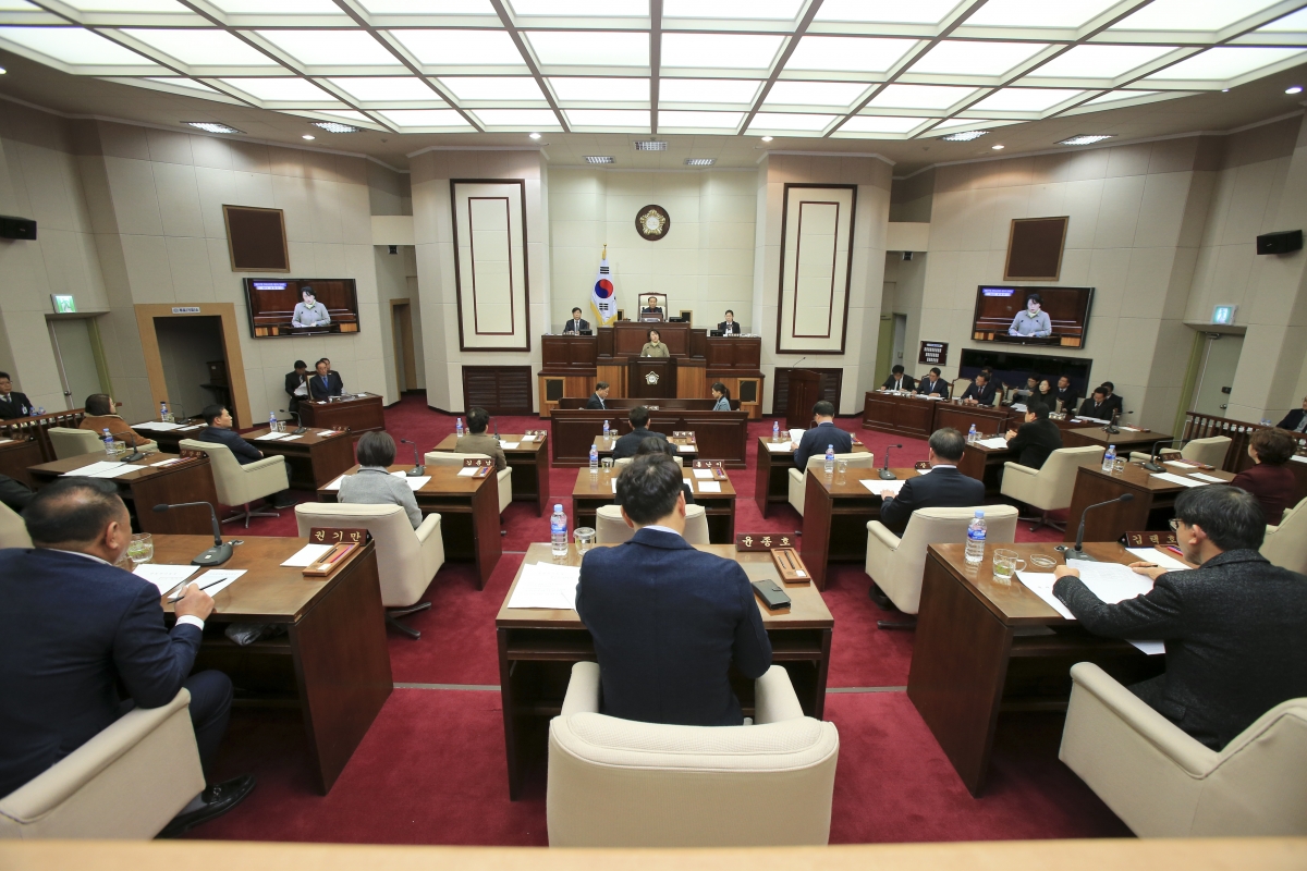 20181214-006[AP7U9620-제227회 제2차 정례회 제4차 본회의시 이지연 예산결산특별위원회 부위원장 예산결산특별위원회 활동결과보고.jpg