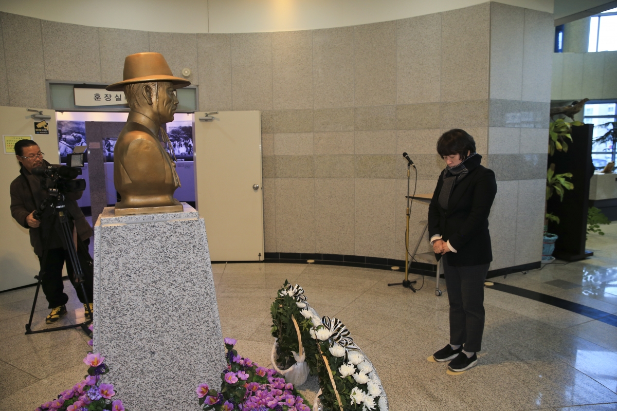 20190102-030[AP7U0468-2019 왕산기념관 참배.jpg