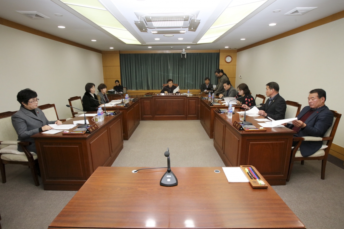 20190115-006[IMG_2882-폐회중 의회운영위원회 활동.jpg