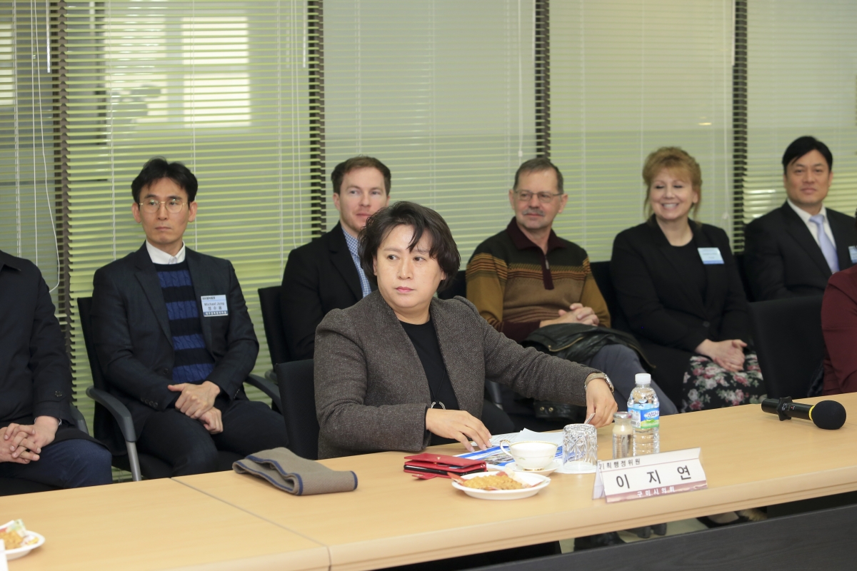 20190129-029[AP7U2035-제228회 임시회 기획행정위원회 대구경북영어마을 현장방문.jpg