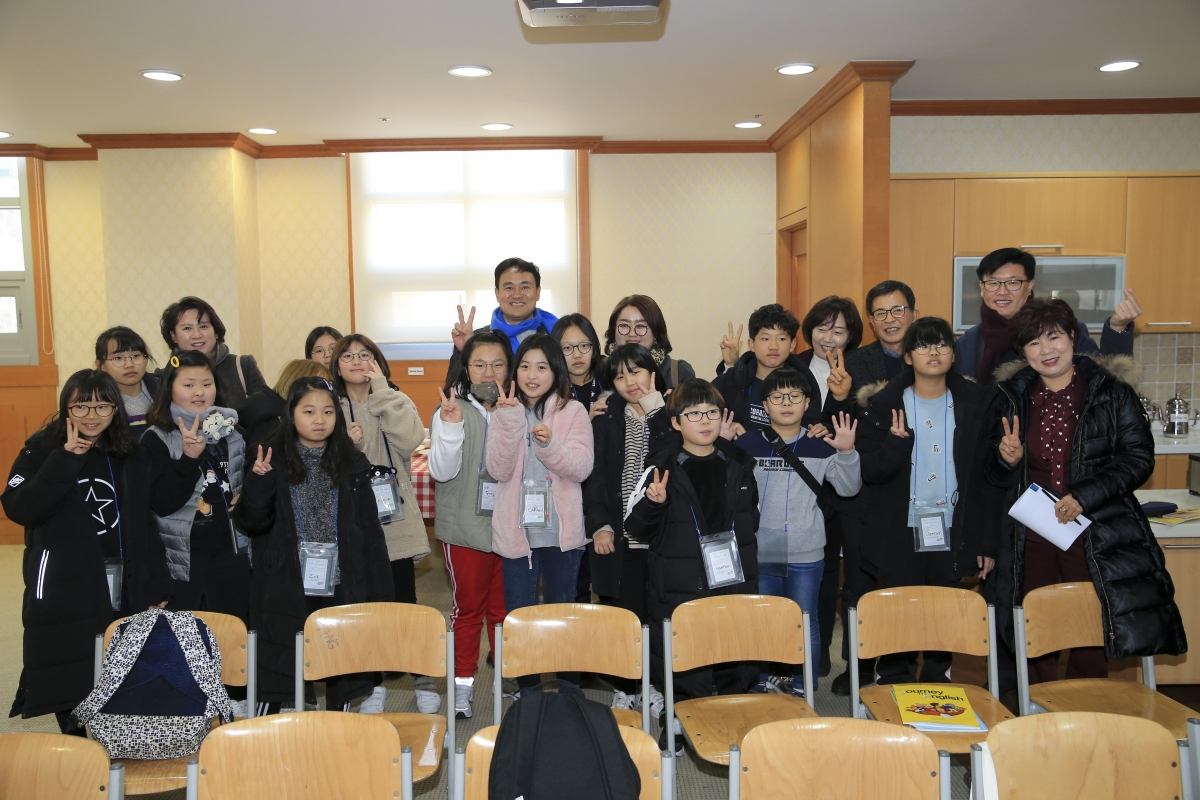 20190129-042[AP7U2084-제228회 임시회 기획행정위원회 대구경북영어마을 현장방문.jpg