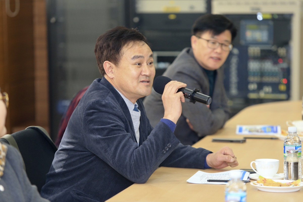 20190129-020[AP7U2007-제228회 임시회 기획행정위원회 대구경북영어마을 현장방문.jpg