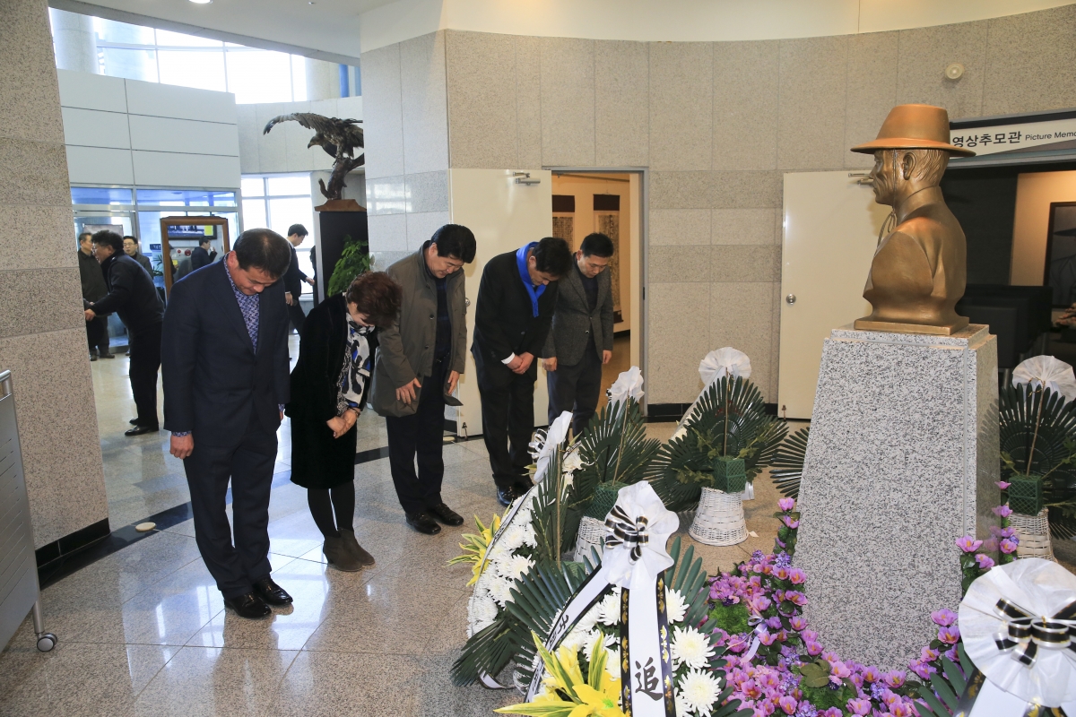 20190301-023[AP7U3067-3.1절 기념 왕산 허위선생 추념.jpg